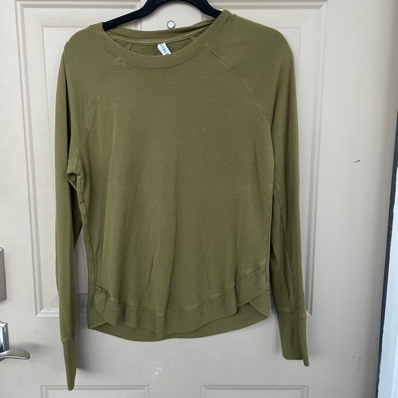 Athleta Sweaters - ATHLETA Pea Green Pullover Super Soft